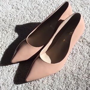 ‘Louboutin’ llke pumps.